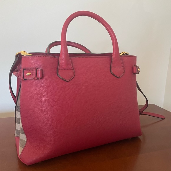 Burberry red banner bag size medium house check plaid used - Picture 3 of 9
